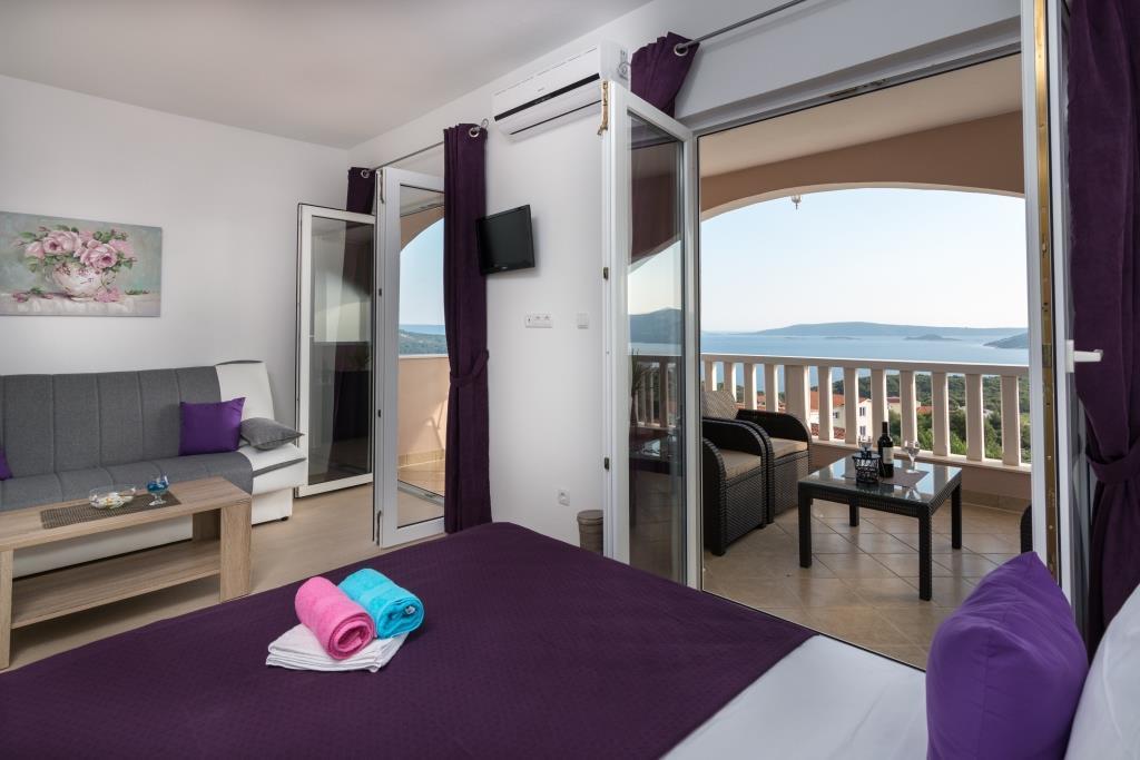 Apartments Blue Lagoon Trogir Exterior foto